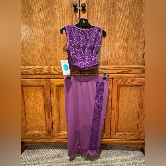 NWT Laylas Dance Costumes L2690 - UPTOWN FUNK - Picture 2 of 8